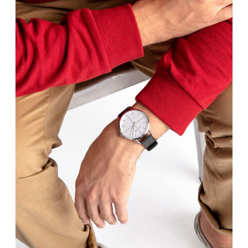 Calvin Klein K7B211CY Even Quarz Unisex Uhr mit silbernem Zifferblatt