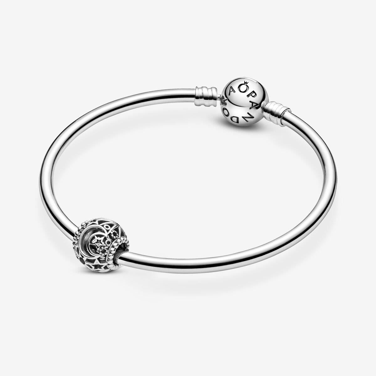 Pandora Offen gearbeitetes Sonne, Mond & Sterne Charm