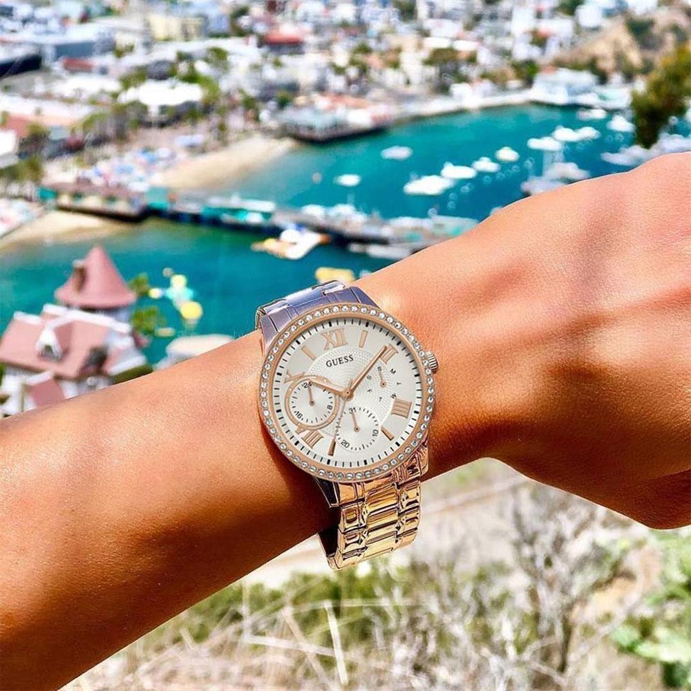Guess W1069L3 Analogue Classic Quartz Stainless Steel Strap Ladies Watch
